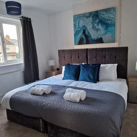 Modern 4-Bed House With Garden & Parking Coventry Exterior foto