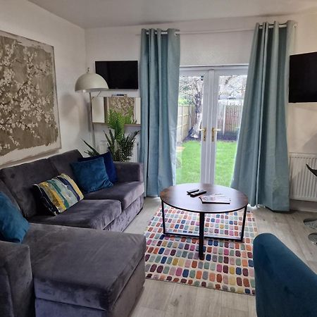 Modern 4-Bed House With Garden & Parking Coventry Exterior foto