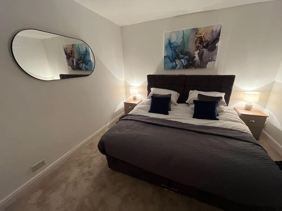 Modern 4-Bed House With Garden & Parking Coventry Exterior foto